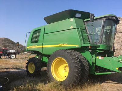 Photo of a 2004 John Deere 9860